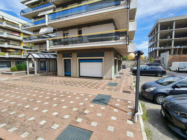 Locale commerciale in vendita a Lanciano
