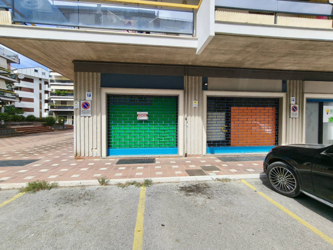 Locale commerciale in vendita a Lanciano