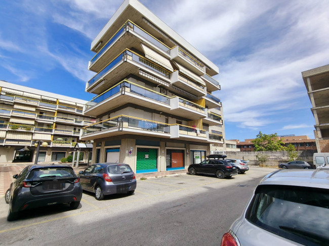 Locale commerciale in vendita a Lanciano