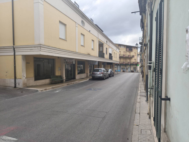 Locale commerciale in affitto a Fossacesia