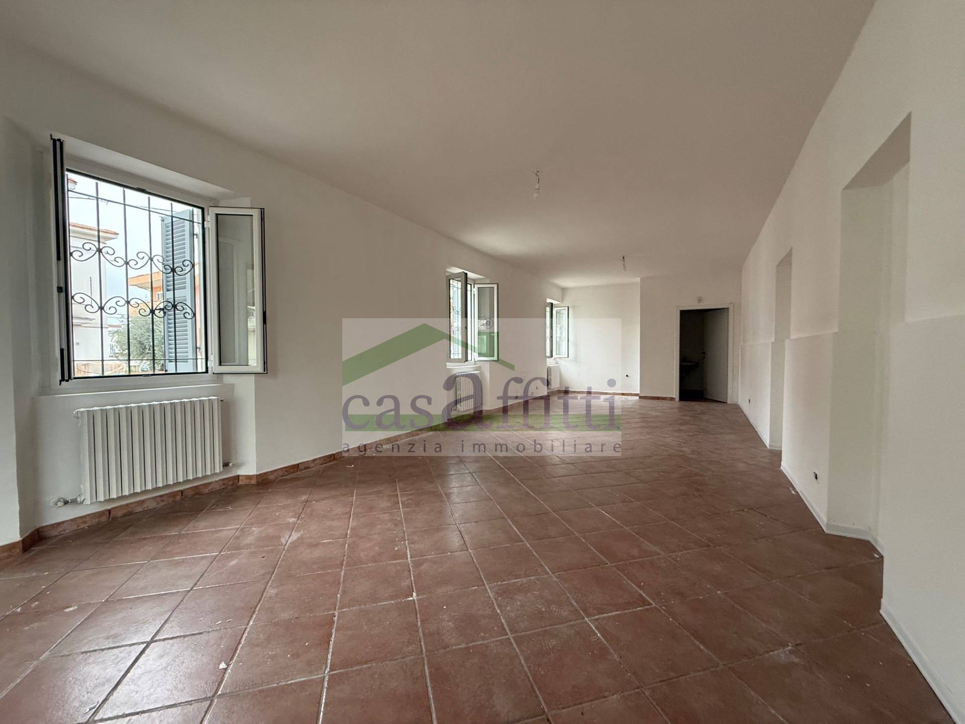 Locale commerciale in affitto a Chieti