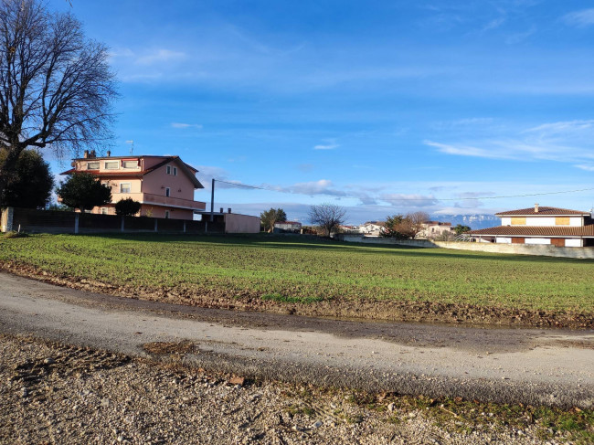 Terreno edificabile in vendita a Cepagatti