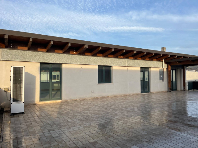 Capannone industriale in affitto a Chieti