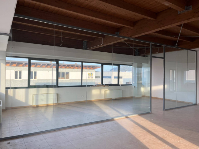 Capannone industriale in affitto a Chieti