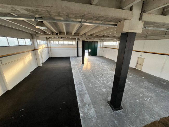 Capannone industriale in affitto a Chieti
