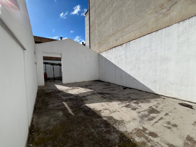 Locale commerciale in affitto a Chieti