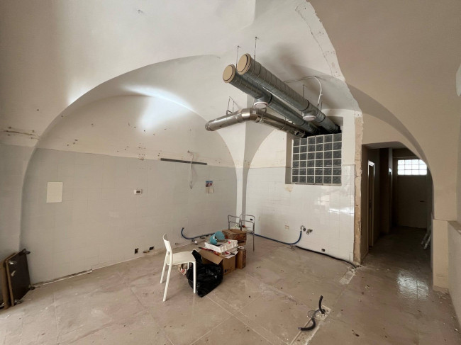 Locale commerciale in affitto a Chieti