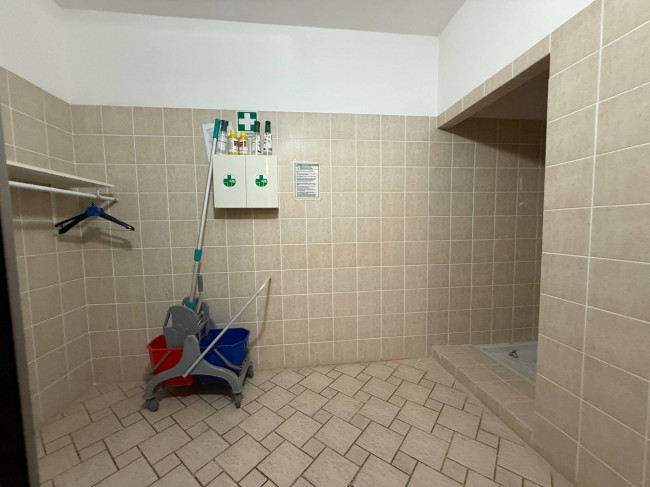 Locale commerciale in affitto a San Giovanni Teatino