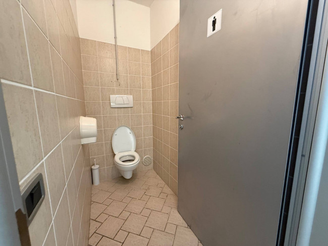 Locale commerciale in affitto a San Giovanni Teatino