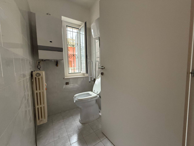 Locale commerciale in affitto a Chieti