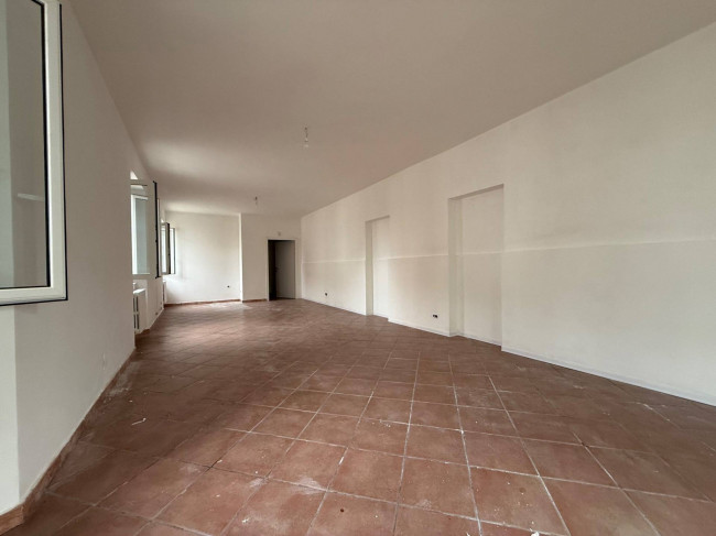 Locale commerciale in affitto a Chieti