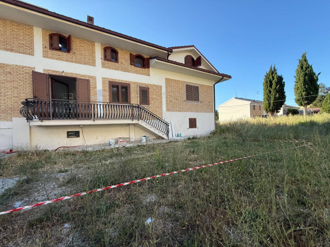Villa Bifamiliare in affitto a Manoppello