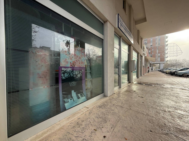 Locale commerciale in vendita a Chieti