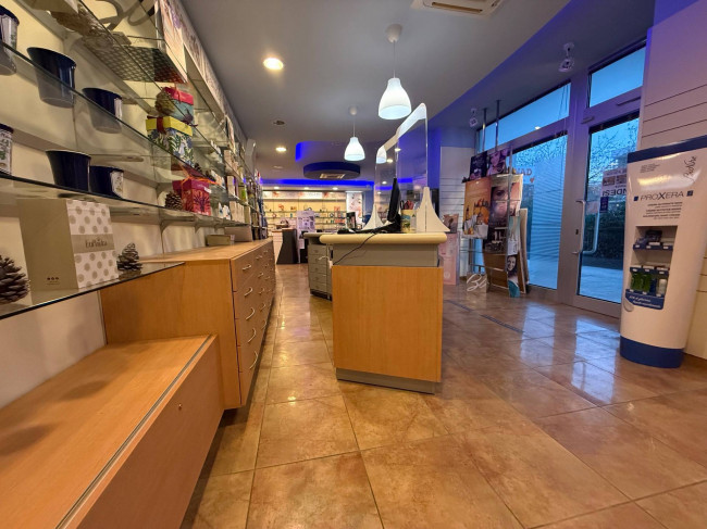 Locale commerciale in vendita a Chieti