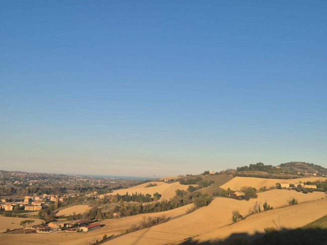 Rustico in vendita a Fermo