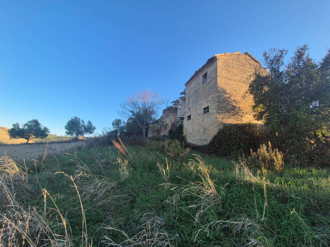 Rustico in vendita a Fermo