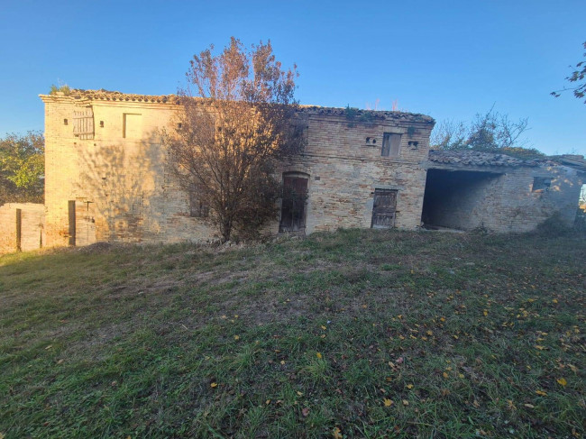 Rustico in vendita a Fermo