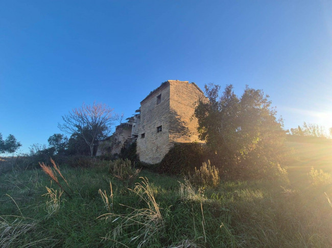 Rustico in vendita a Fermo