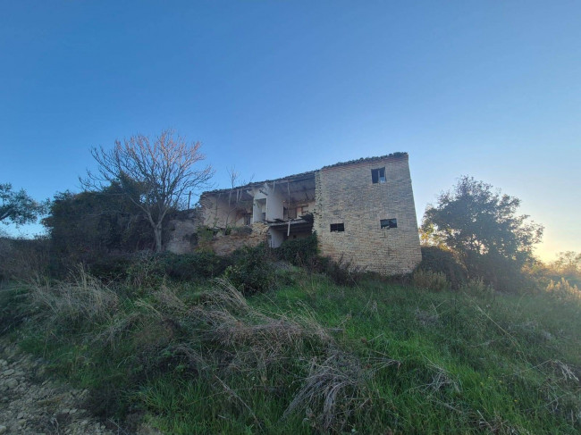 Rustico in vendita a Fermo