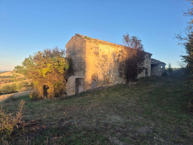 Rustico in vendita a Fermo