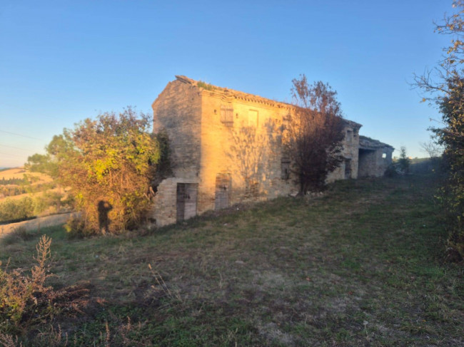Rustico in vendita a Fermo