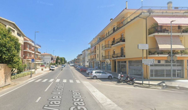 Locale commerciale in vendita a Monteprandone