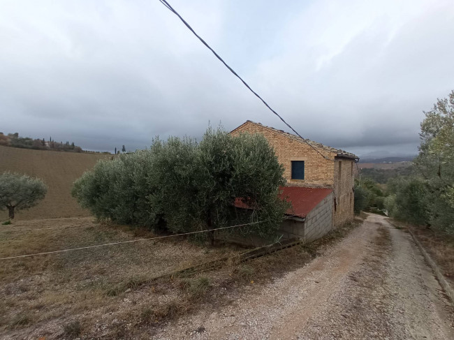 Rustico in vendita a Acquaviva Picena
