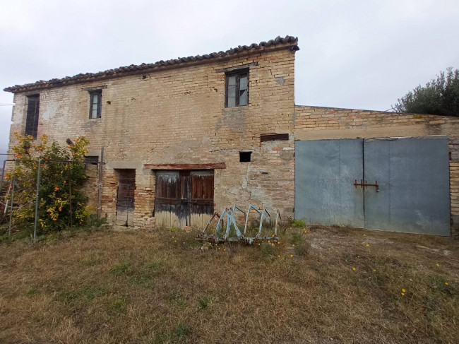 Rustico in vendita a Acquaviva Picena