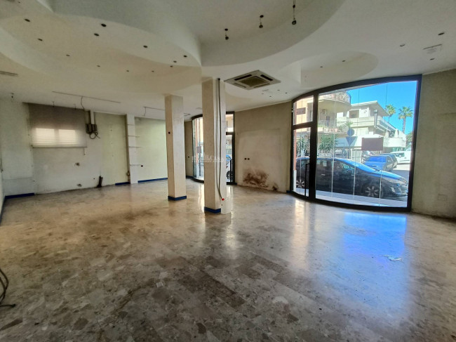 Locale commerciale in vendita a San Benedetto del Tronto