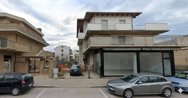 Locale commerciale in vendita a San Benedetto del Tronto