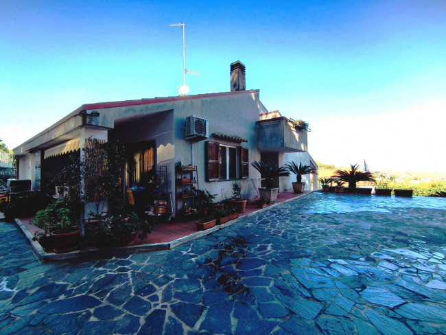 Villa in vendita a Acquaviva Picena