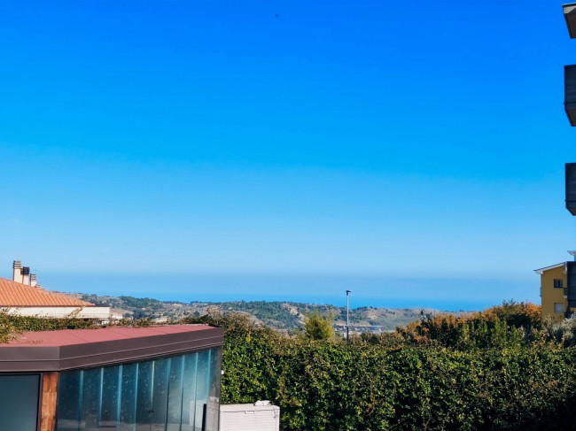 Villa in vendita a Acquaviva Picena