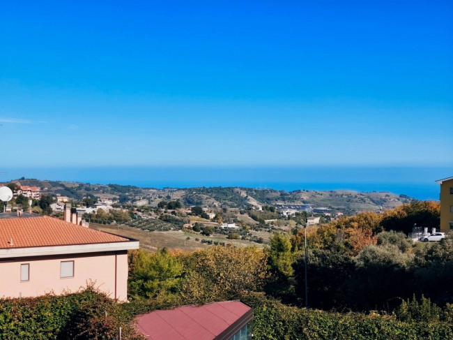 Villa in vendita a Acquaviva Picena