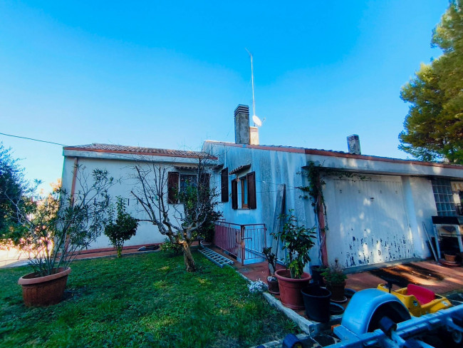 Villa in vendita a Acquaviva Picena