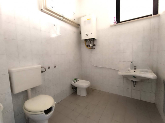 Locale commerciale in vendita a Grottammare