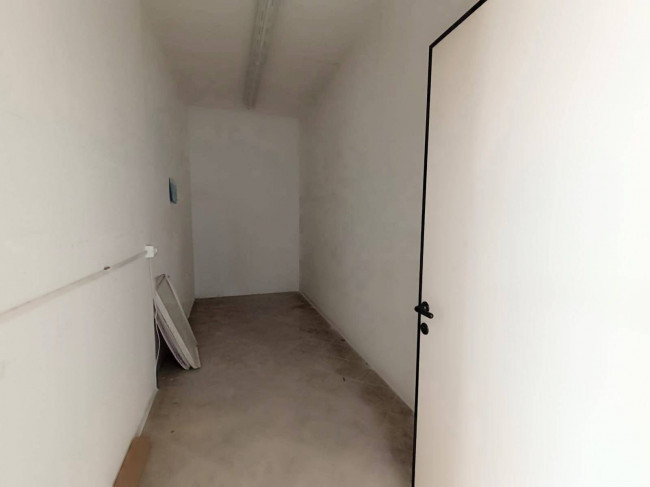 Locale commerciale in vendita a Grottammare