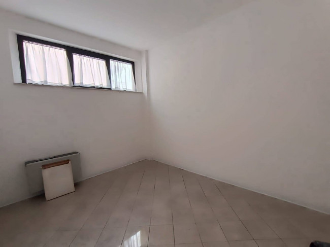 Locale commerciale in vendita a Grottammare