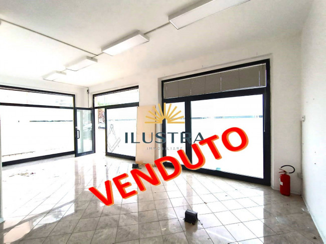 Locale commerciale in vendita a Grottammare