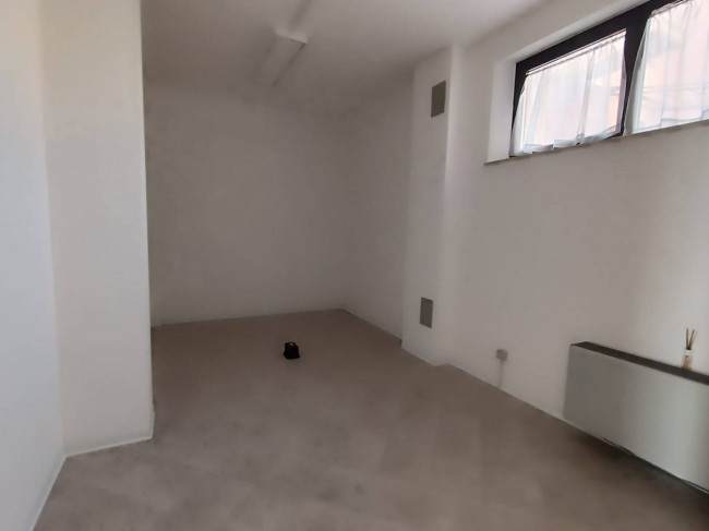 Locale commerciale in affitto a Grottammare