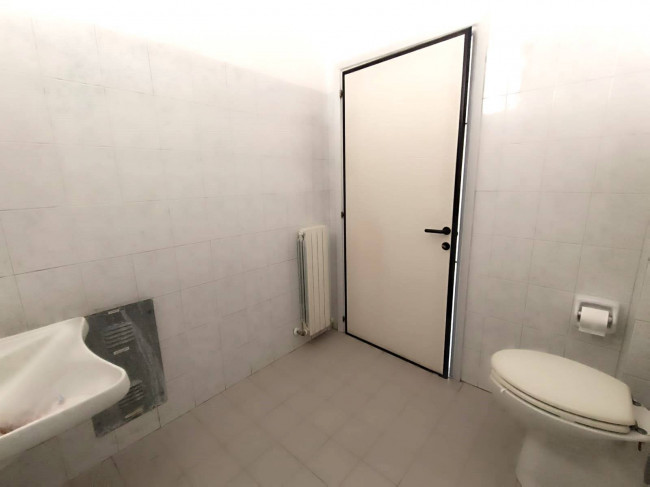 Locale commerciale in affitto a Grottammare