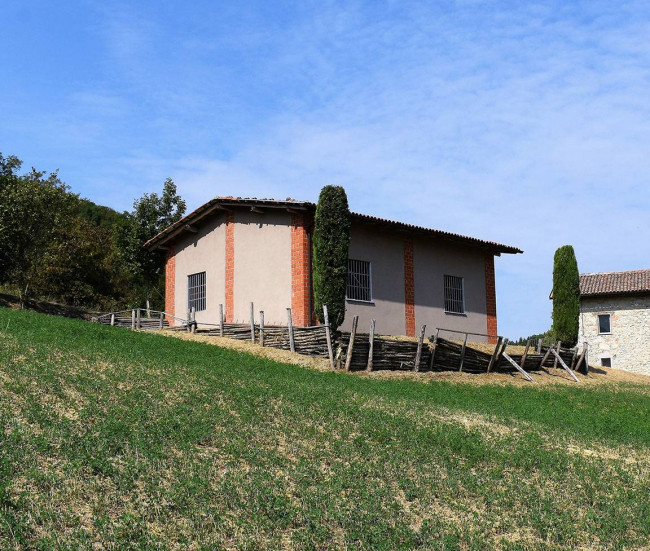 Rustico in vendita a Colli Verdi