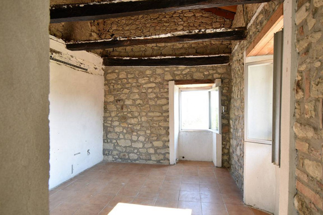 Rustico in vendita a Colli Verdi