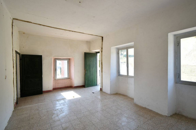 Rustico in vendita a Colli Verdi