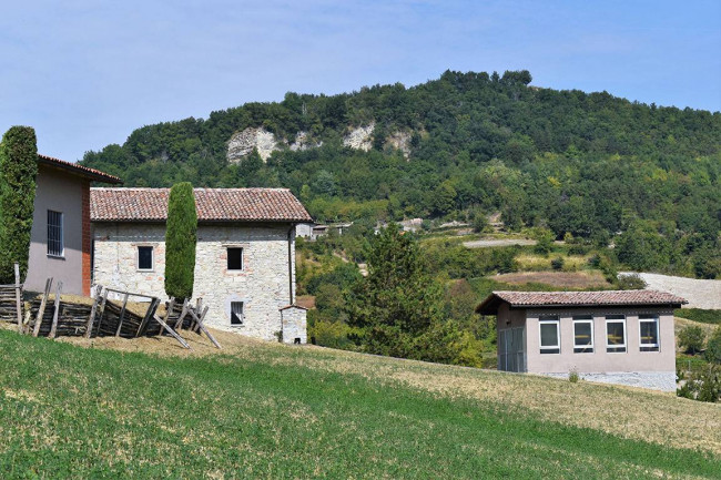 Rustico in vendita a Colli Verdi
