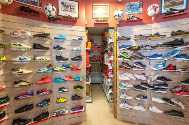 Locale commerciale in vendita a Tortona