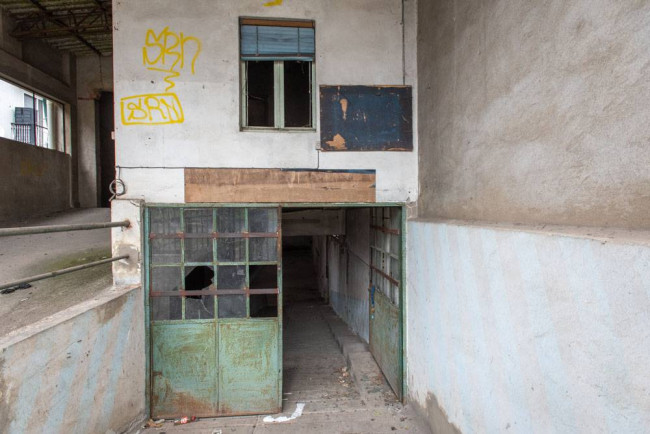 Locale commerciale in vendita a Voghera