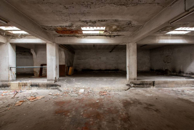 Locale commerciale in vendita a Voghera