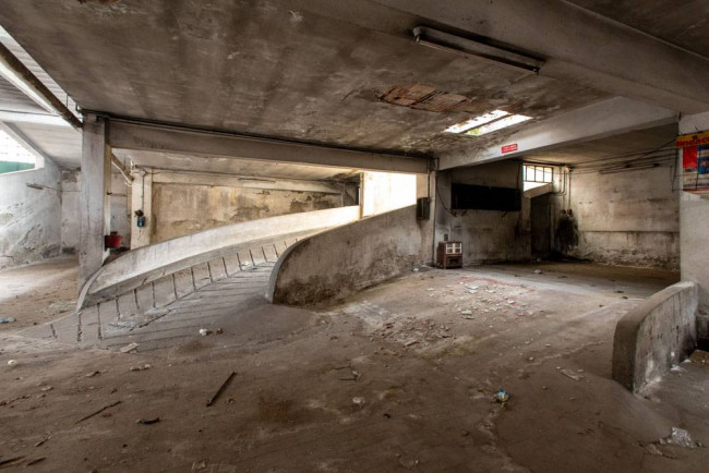 Locale commerciale in vendita a Voghera