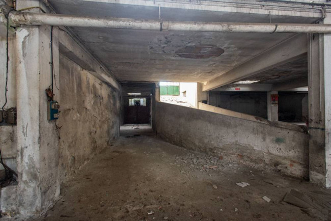 Locale commerciale in vendita a Voghera