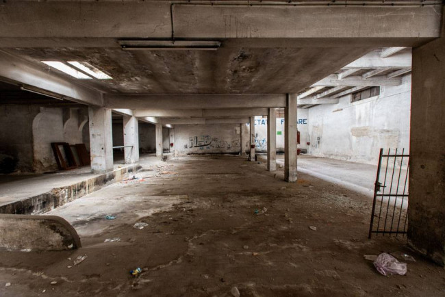 Locale commerciale in vendita a Voghera